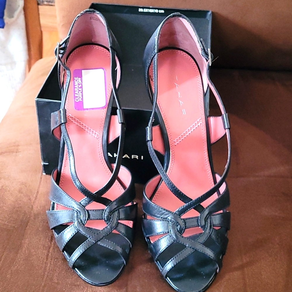 Tahari shoes 8 1/2